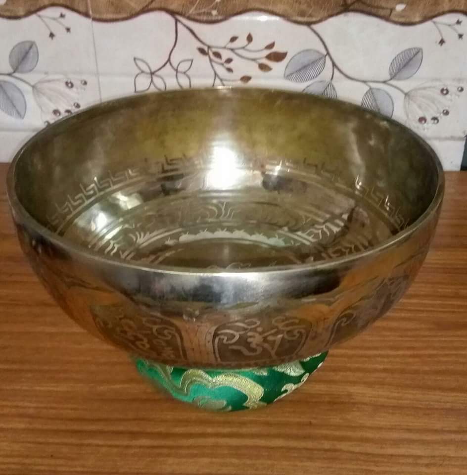 Neu eingetroffen: gravierte Klangschalen 1