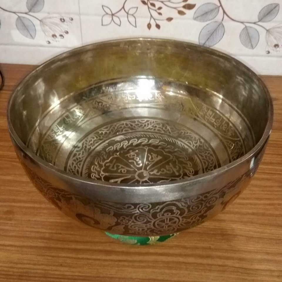 Neu eingetroffen: gravierte Klangschalen 6